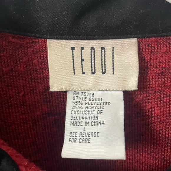 Vintage TEDDI Burgundy and Cream Jacket w/Black collar Quilted Diamond Pattern - Picture 3 of 16